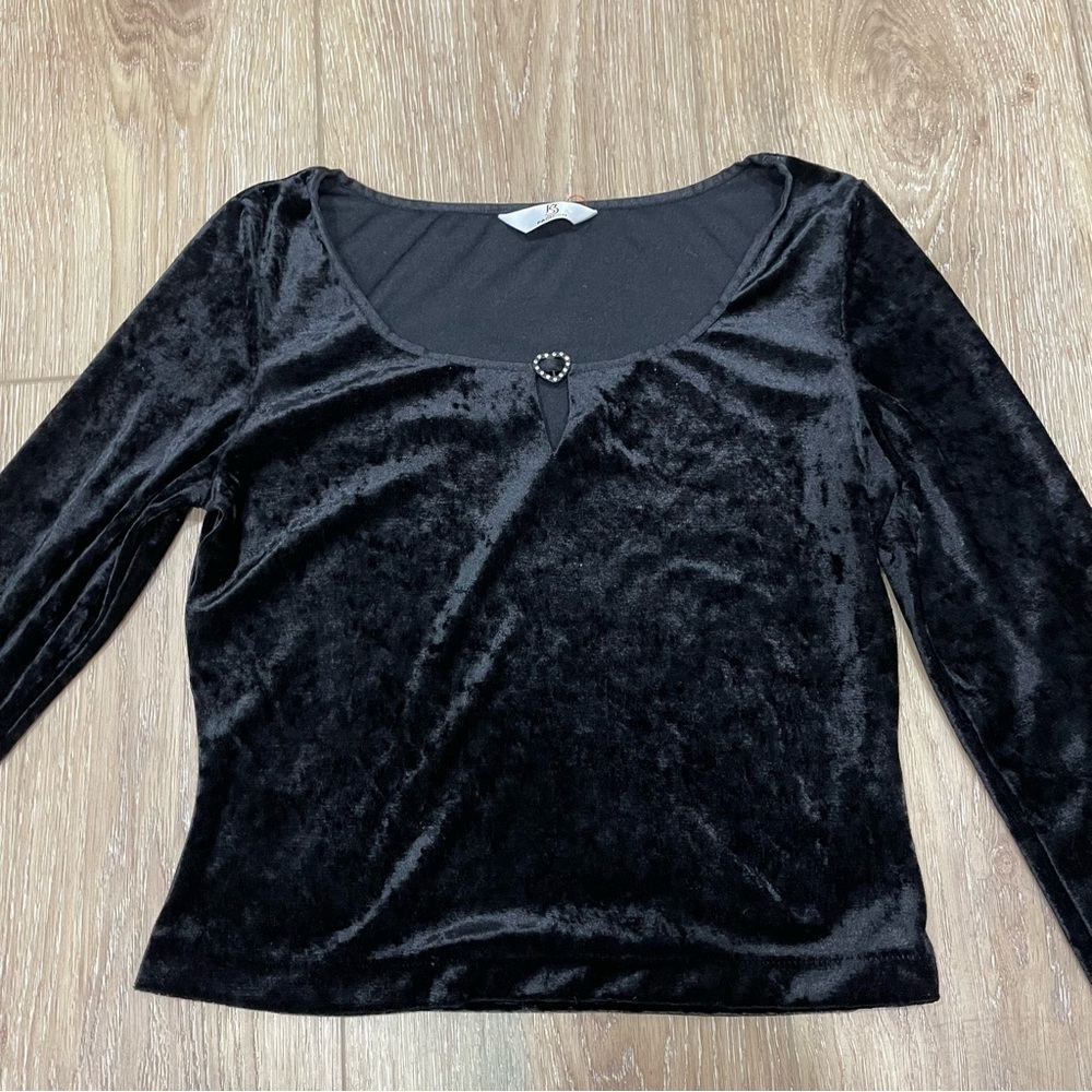 Velvet cropped long sleeve shirt